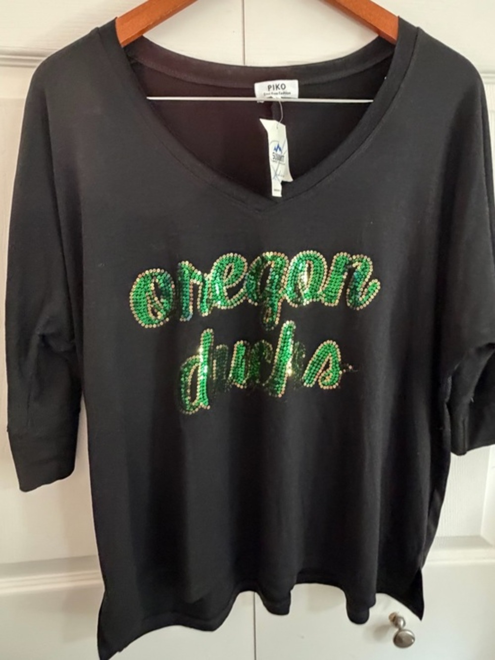 PIKO Oregon Ducks Sequin V Neck Dolman Top Black Green Gold NWT Size Small